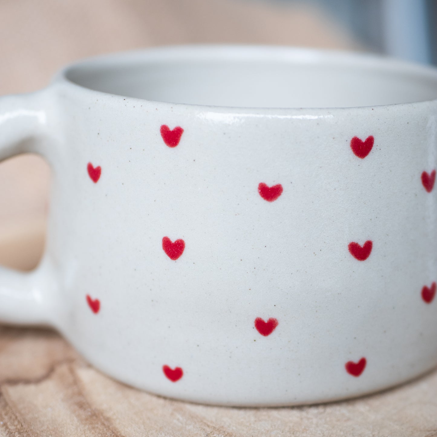 Tasse cœurs rouges