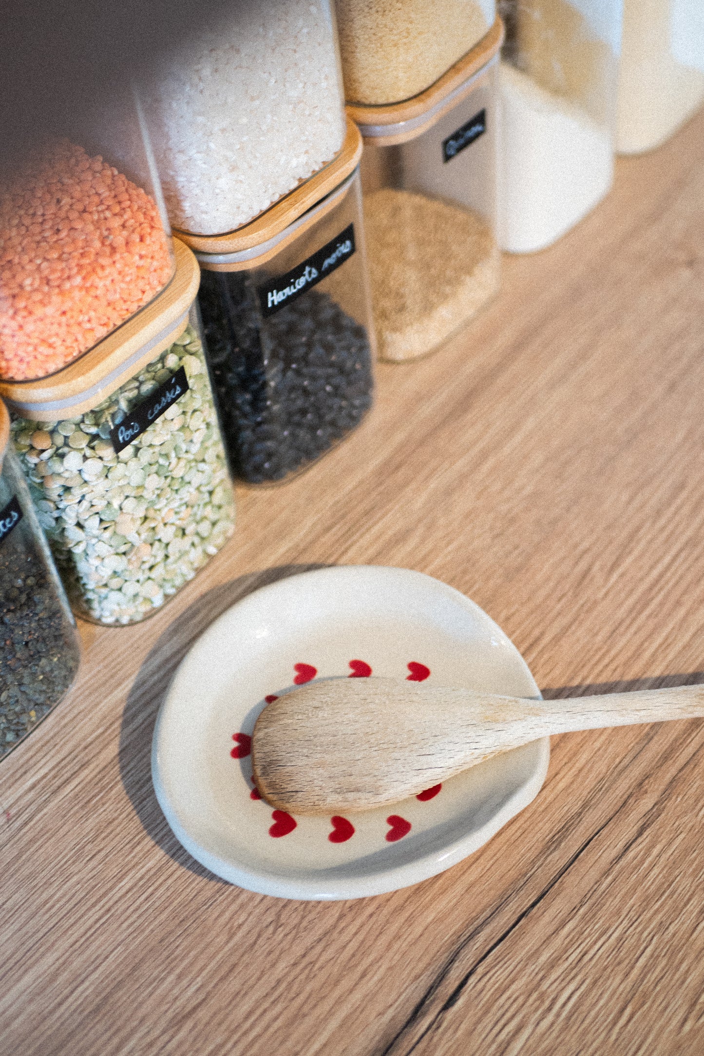 Repose-cuillère cœurs rouges