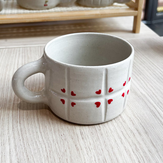 Tasse cœurs rouges "carreaux de faïence"